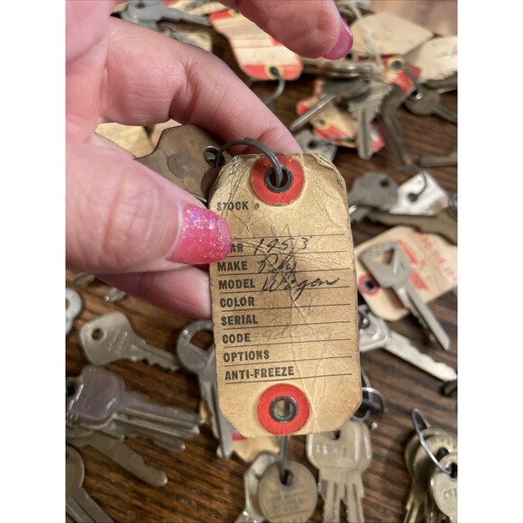 Lot of Old Keys Original Vintage Car Dealership Gas Locks Misc Ford Mercury - Picture 12 of 14